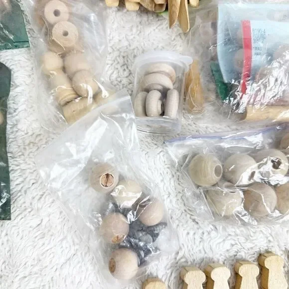 Vintage Lot of Wooden Clothespins, Knobs, Pulls, Handles Craft Project 80s 90s - Picture 3 of 11